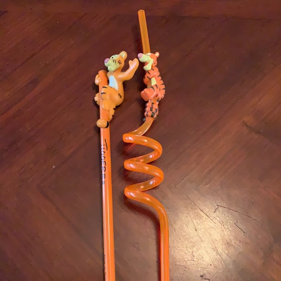 💀$5 add on💀 vintage Tiger pencil and straw set